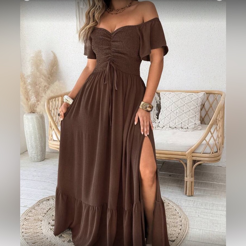 Elegant Brown Off-Shoulder Maxi Dress - Picture 5 of 5